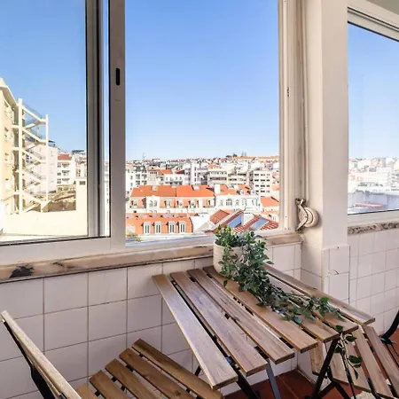 51 Bedroom Apartment Over Marqus De Pombal Lisboa