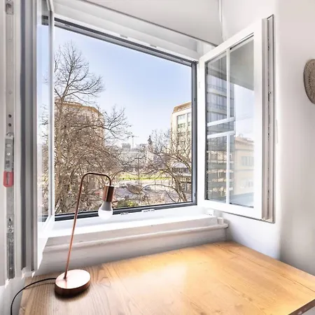 51 Bedroom Apartment Over Marqus De Pombal Lisboa