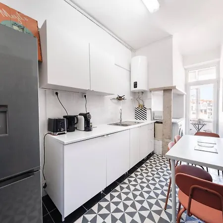 51 Bedroom Apartment Over Marqus De Pombal Apartamento