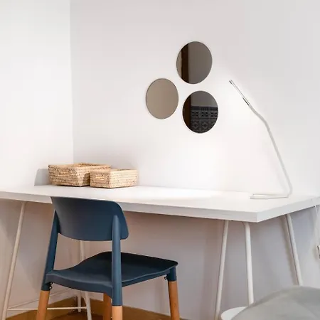 51 Bedroom Over Marques De Pombal Apartment Lissabon