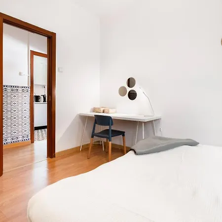 51 Bedroom Over Marques De Pombal Apartment Lissabon